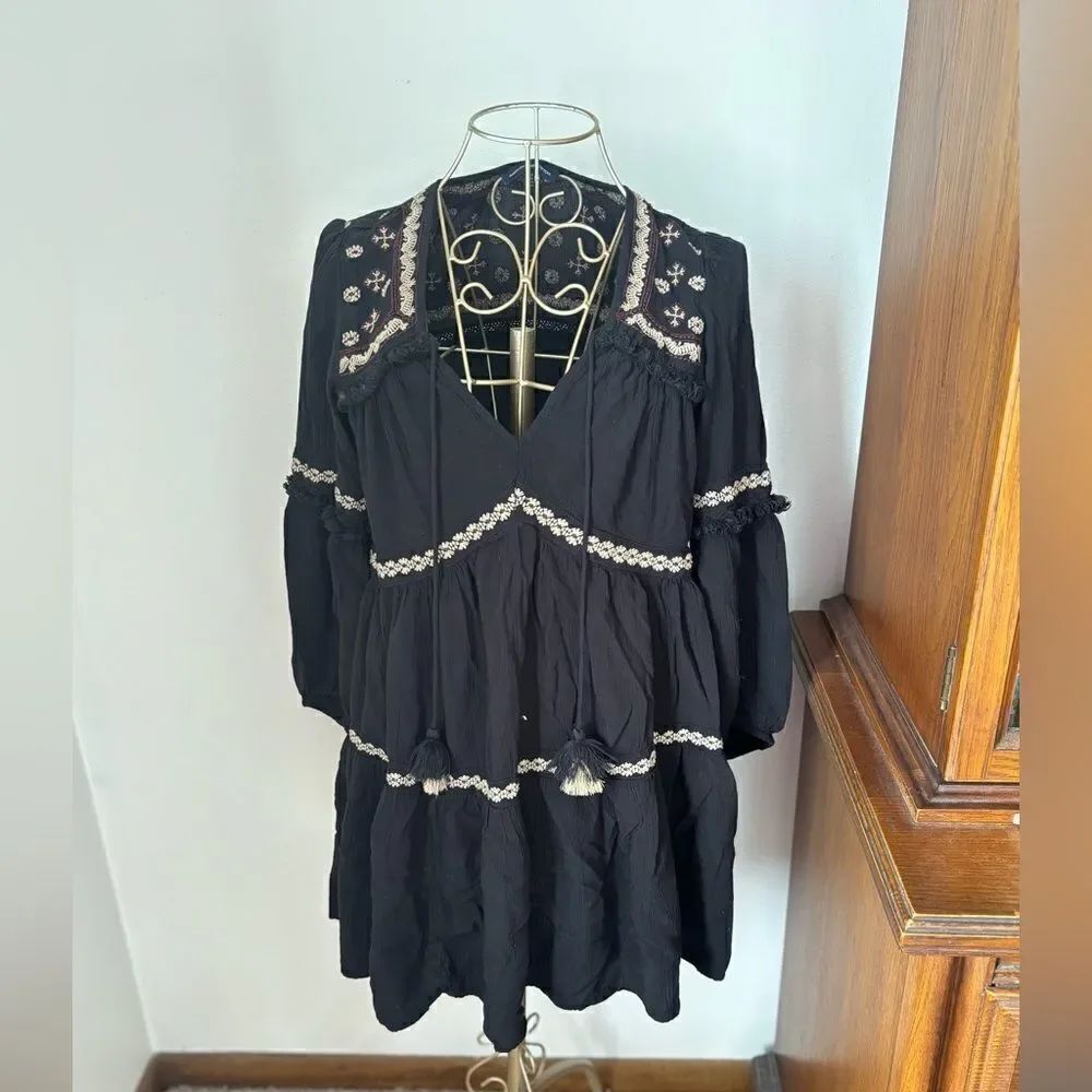 American Eagle Outfitters Embroidered Tiered Mini Dress XS Black Long Sleeve